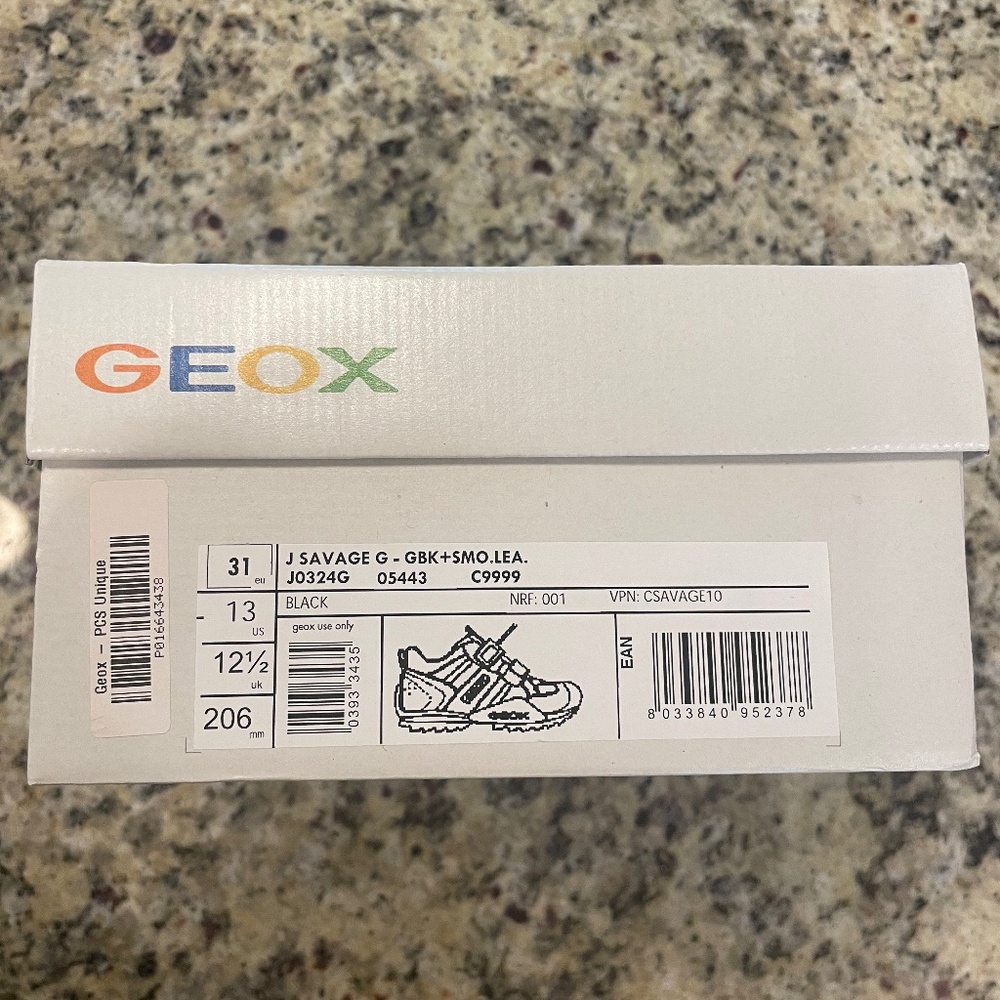 Brand new GEOX J Savage Size 13